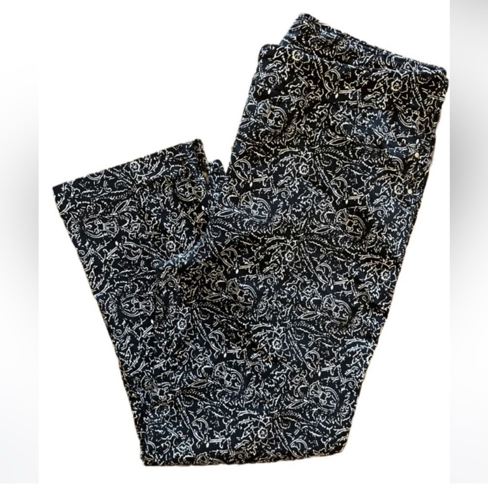 Adrienne Vittadini Black White Paisley Floral Cropped Pants Size 10